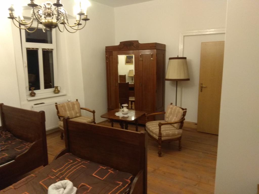 Penzion U Cermaka Ostrov  Extérieur photo