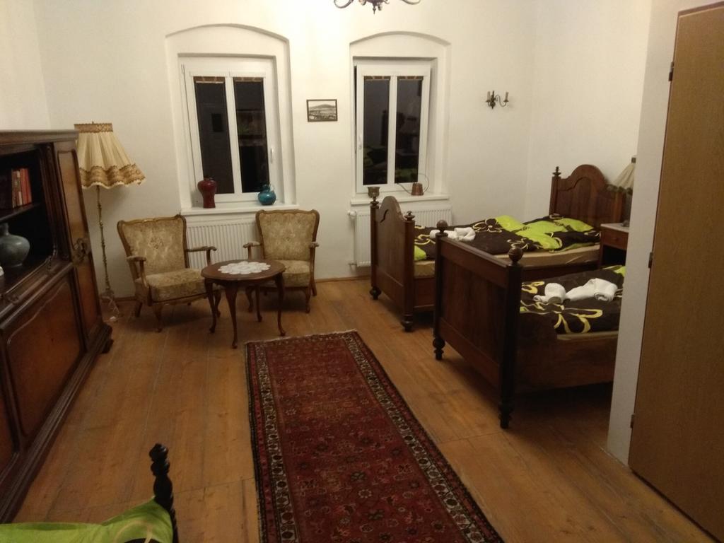 Penzion U Cermaka Ostrov  Extérieur photo